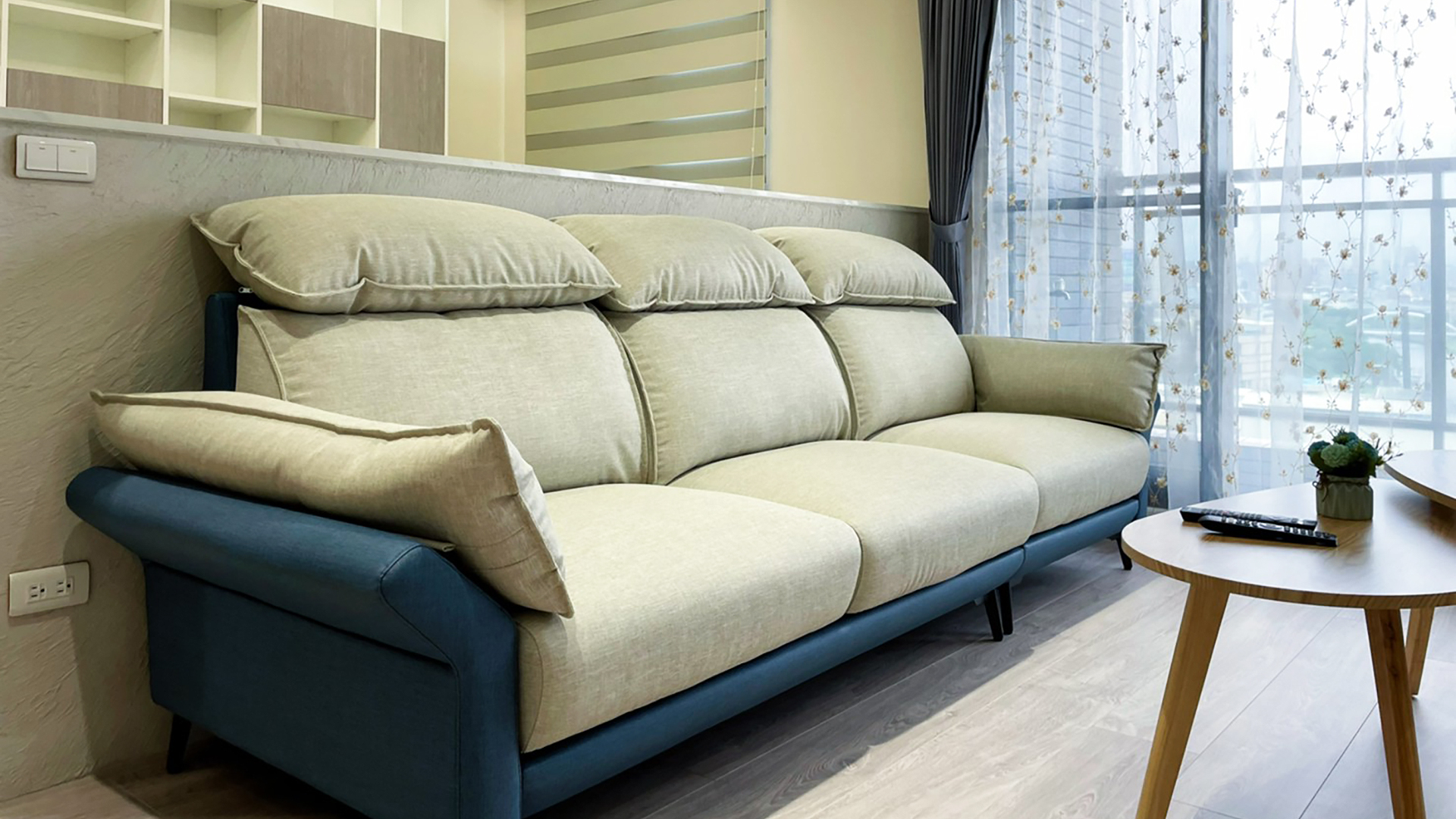 LINE_ALBUM_220511_3r_1920px.jpg